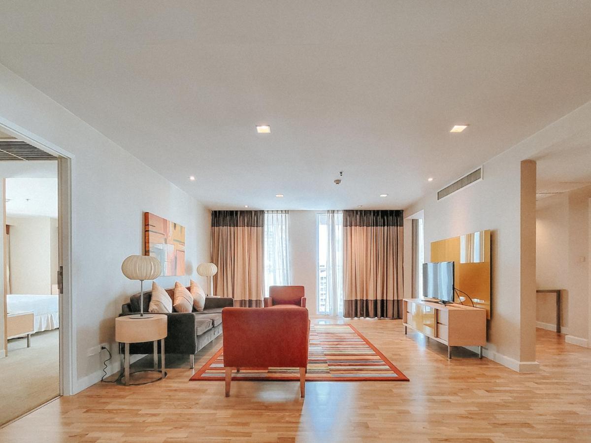 Urbana Langsuan Hotel Bangkok Luaran gambar A living room