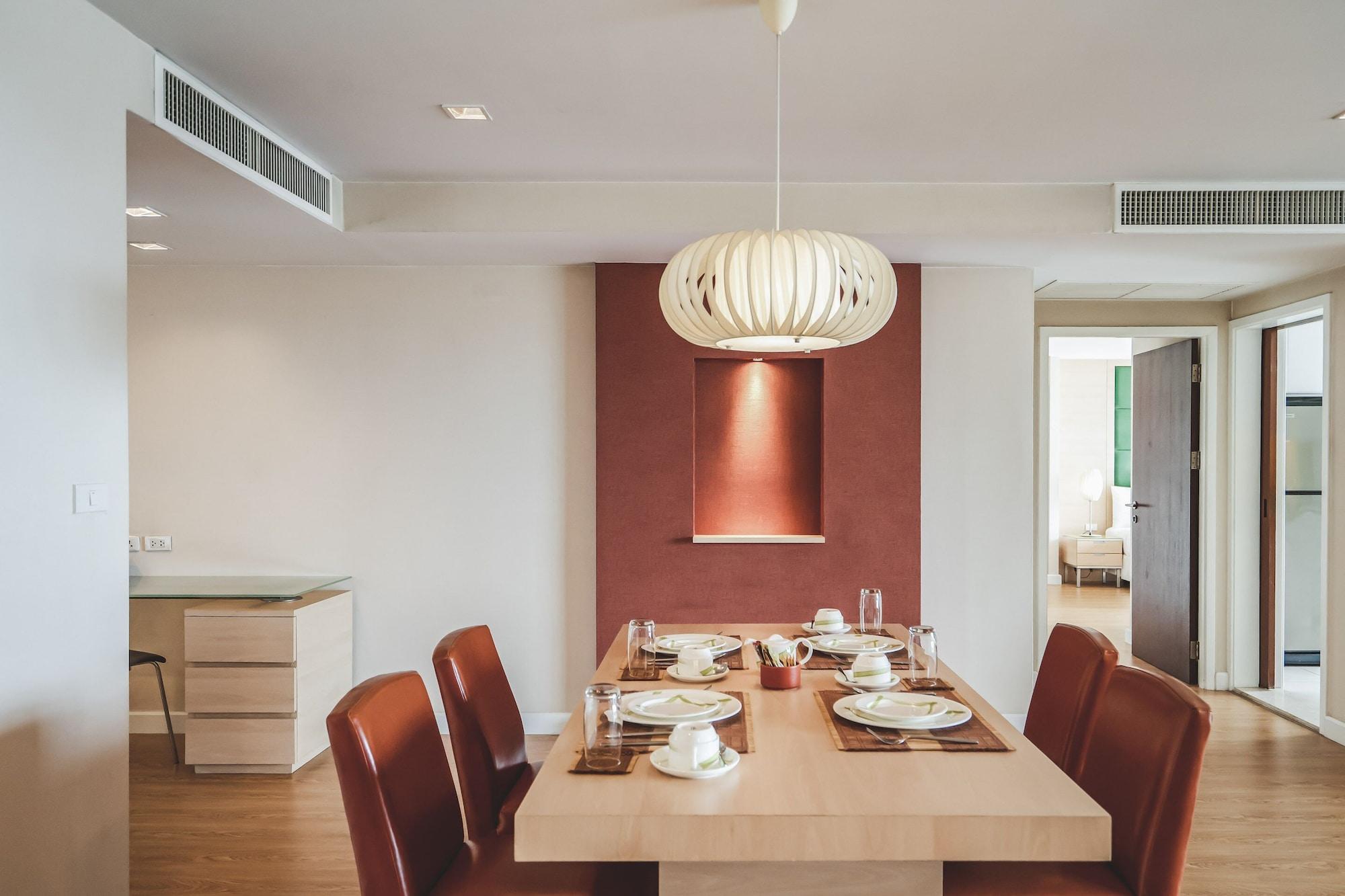 Urbana Langsuan Hotel Bangkok Luaran gambar A dining room