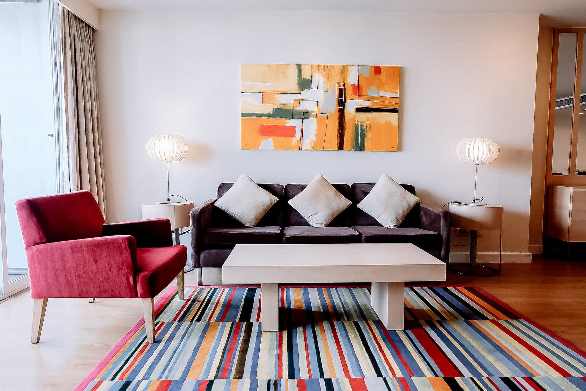 Urbana Langsuan Hotel Bangkok Luaran gambar A living room