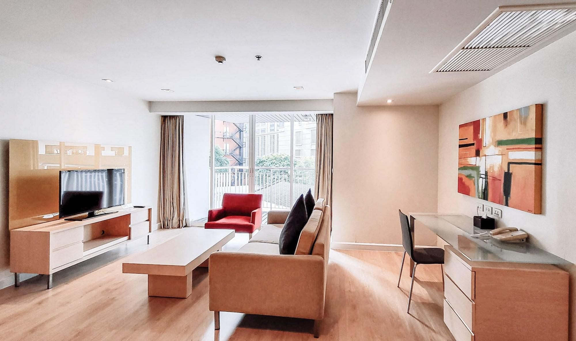 Urbana Langsuan Hotel Bangkok Luaran gambar A typical apartment at the Park Plaza