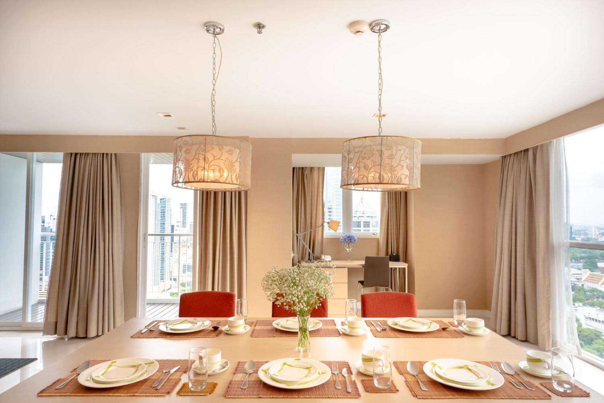 Urbana Langsuan Hotel Bangkok Luaran gambar A dining room